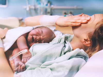 Ožiljci, strije, stomak koji visi, i tu nije KRAJ: Ove mame pokazuju kakva je realnos nakon POROĐAJA