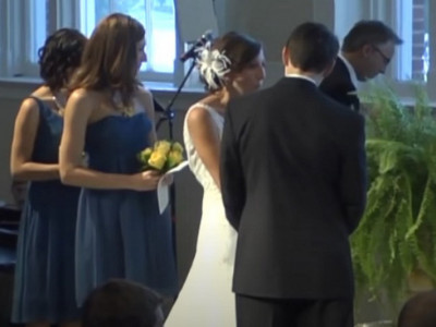 Nije mogla da prećuti pa mu je PRED OLTAROM otkrila šta je uradila u VENČANICI, a onda je nastao TAJAC